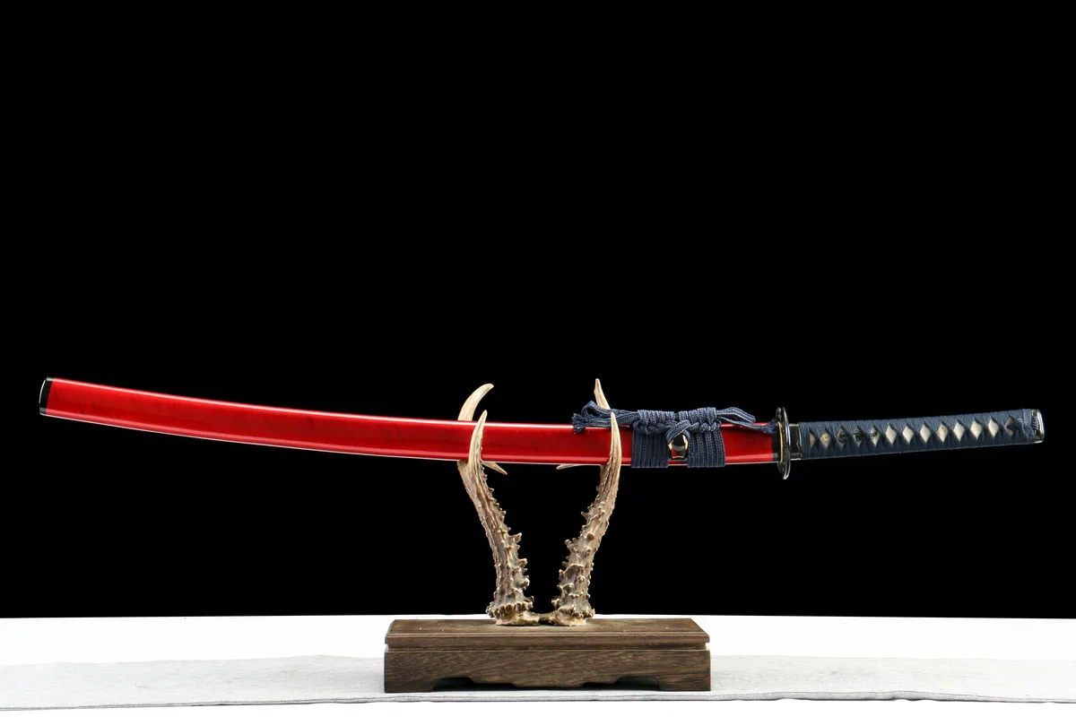 Crimson Edge - Ręcznie Kuta Katana ze Stali Węglowej 1065